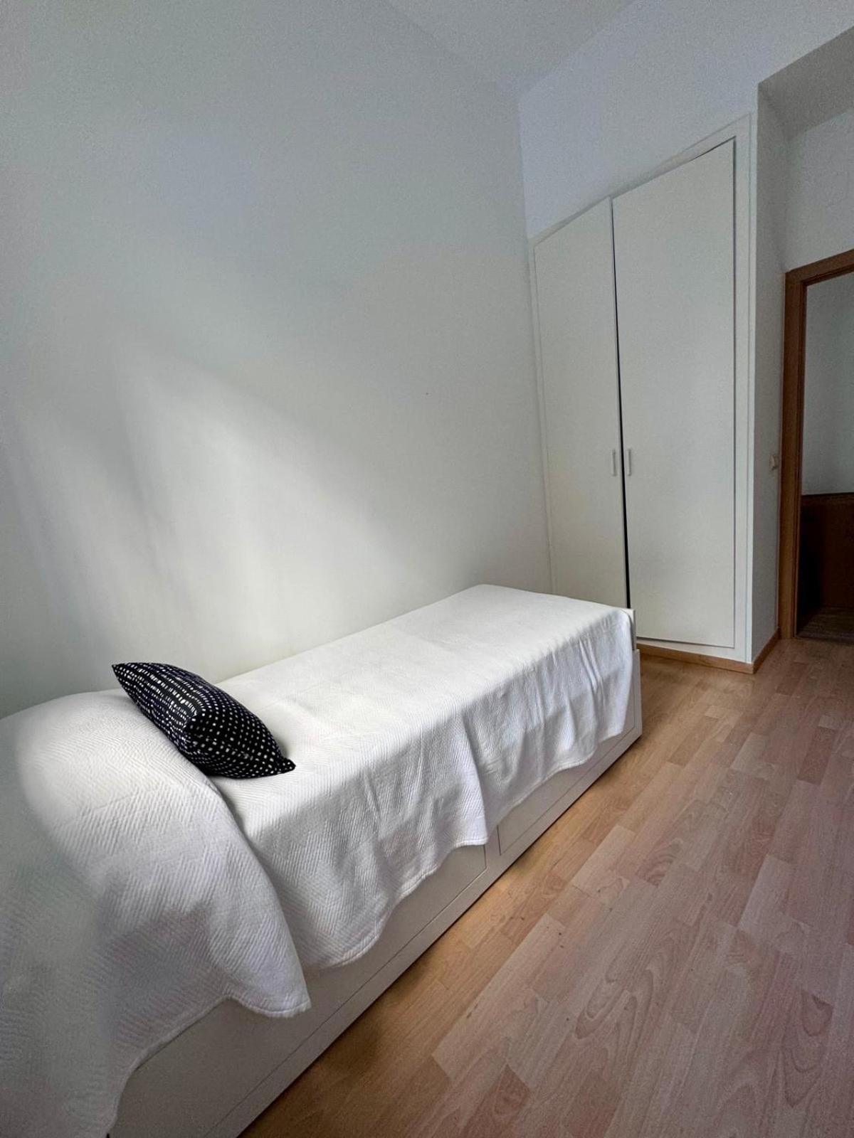Pamis Apartament Sants, Barcelona Exterior photo