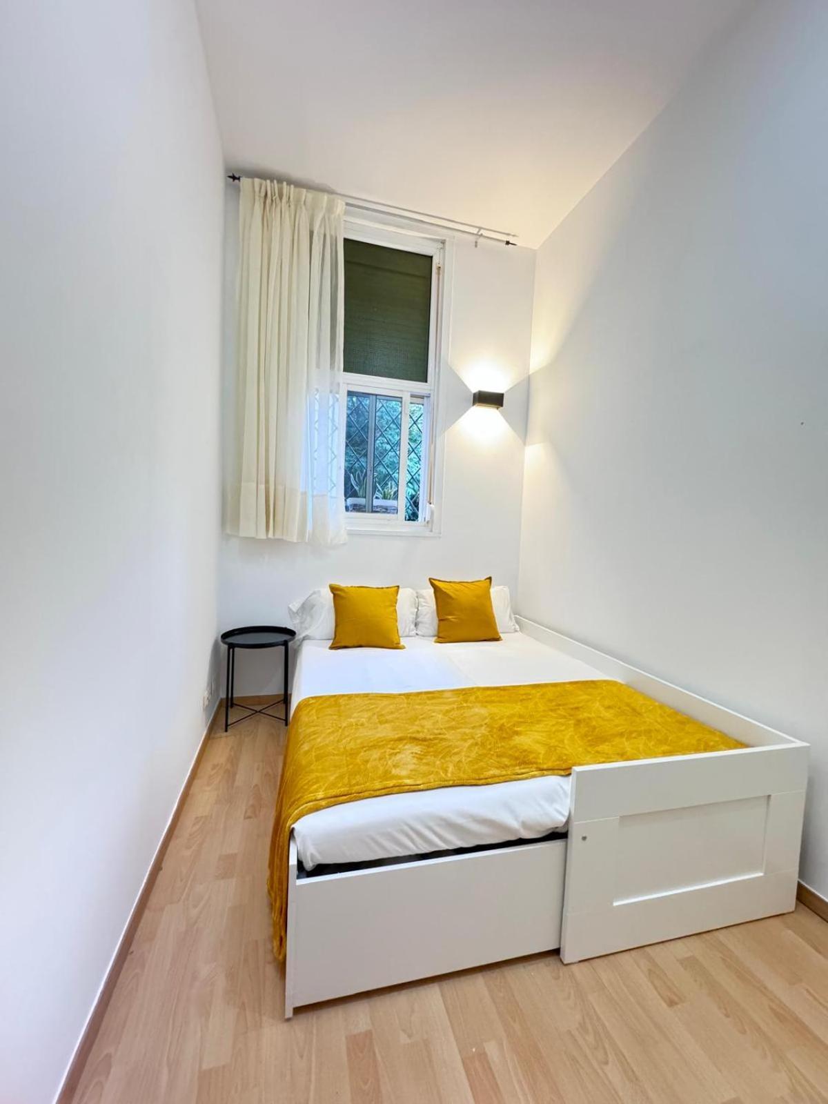 Pamis Apartament Sants, Barcelona Exterior photo