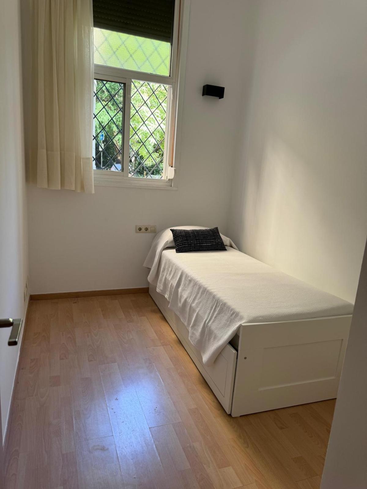 Pamis Apartament Sants, Barcelona Exterior photo
