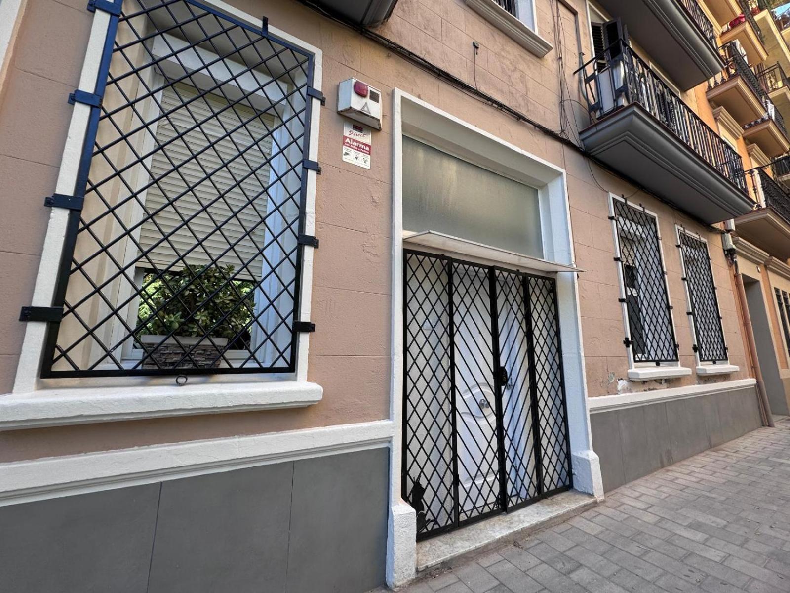 Pamis Apartament Sants, Barcelona Exterior photo